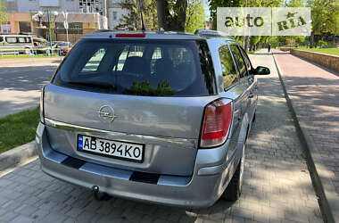 Универсал Opel Astra 2005 в Могилев-Подольске