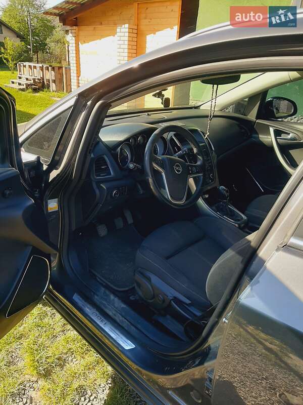 Универсал Opel Astra 2012 в Николаеве