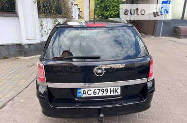 Универсал Opel Astra 2009 в Луцке