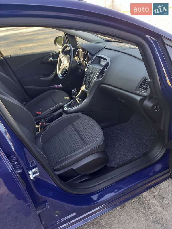 Універсал Opel Astra 2015 в Хмельницькому