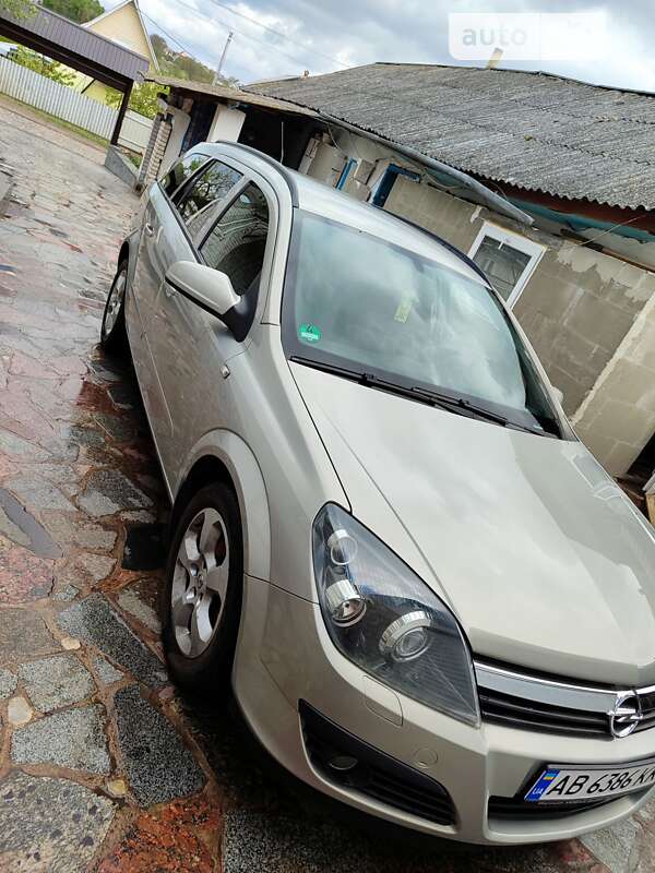 Універсал Opel Astra 2005 в Бершаді