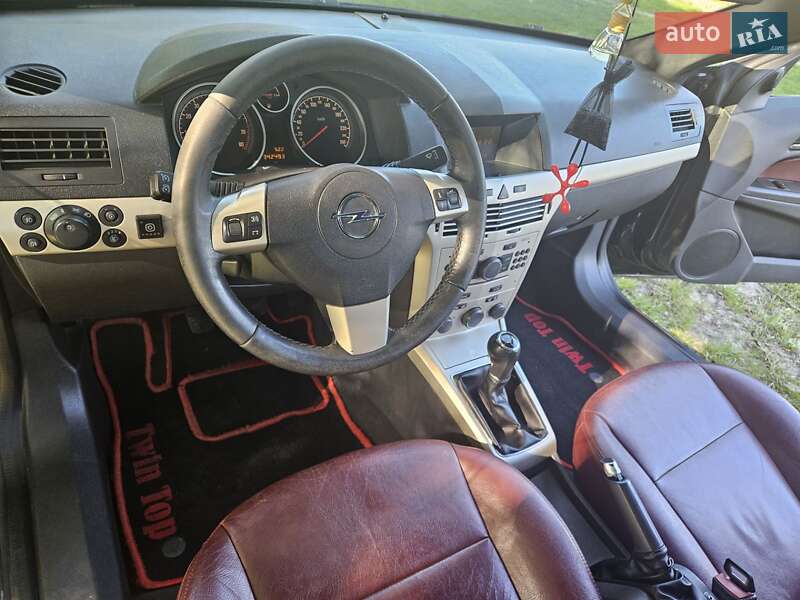 Кабриолет Opel Astra 2007 в Луцке