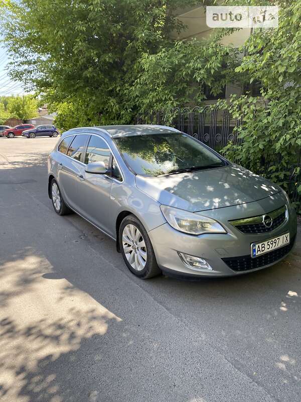 Opel Astra 2011