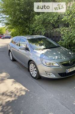 Універсал Opel Astra 2011 в Вінниці