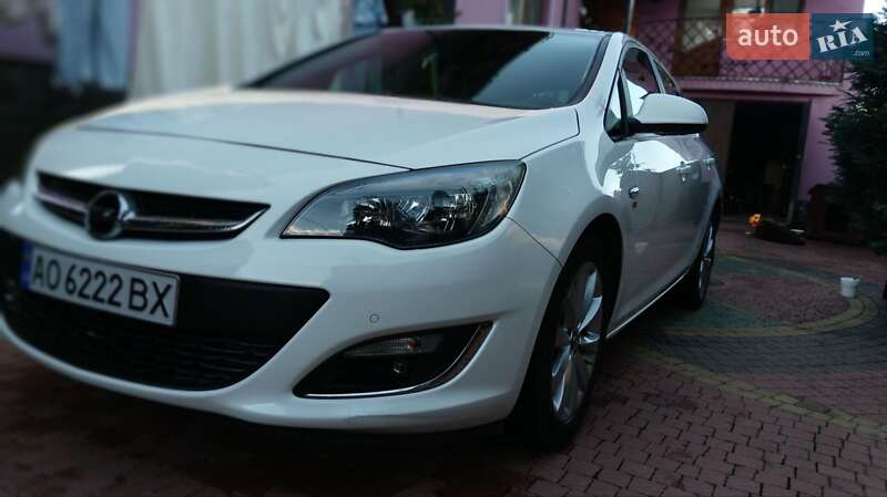 Opel Astra 2012