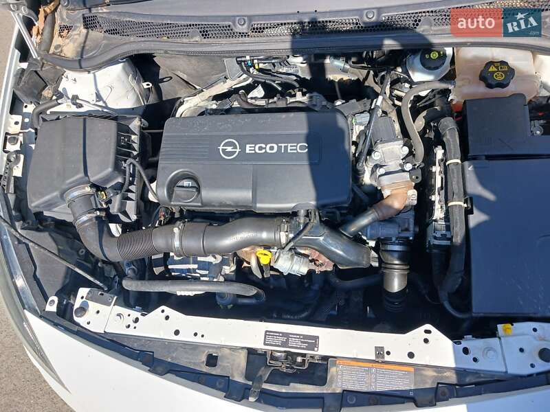 Універсал Opel Astra 2010 в Полтаві