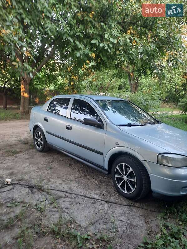 Седан Opel Astra 2004 в Харкові