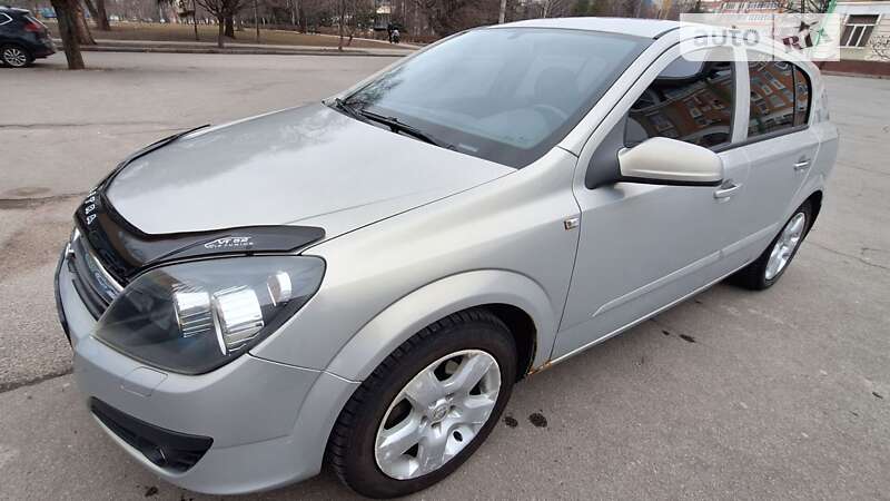 Хэтчбек Opel Astra 2006 в Харькове