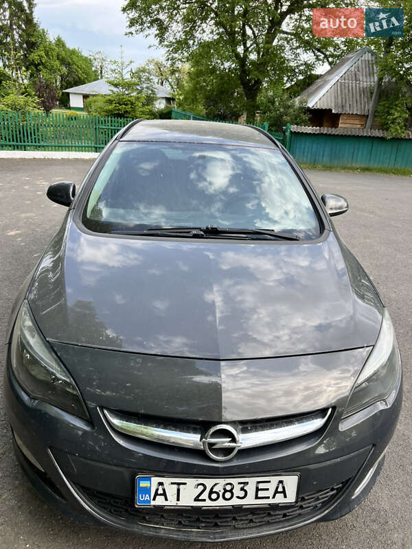 Универсал Opel Astra 2013 в Ивано-Франковске