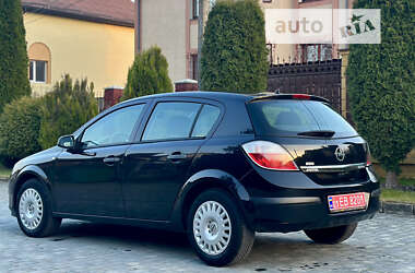 Хэтчбек Opel Astra 2006 в Ровно
