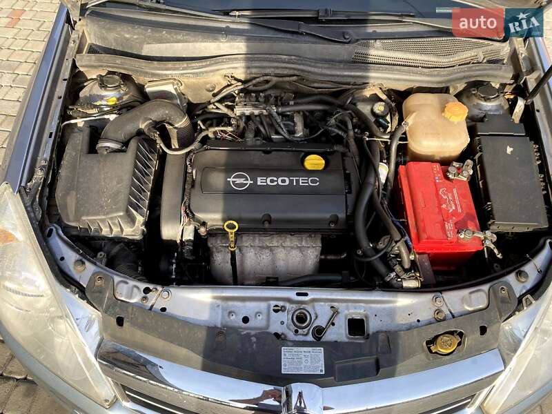 Універсал Opel Astra 2008 в Хусті