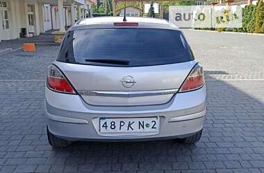 Хэтчбек Opel Astra 2011 в Коломые