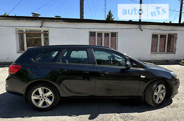 Универсал Opel Astra 2013 в Харькове