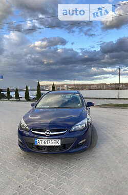 Універсал Opel Astra 2012 в Івано-Франківську