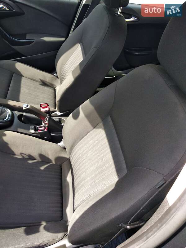 Универсал Opel Astra 2013 в Казатине
