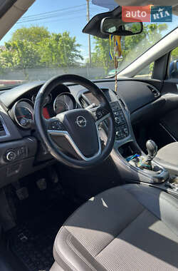 Універсал Opel Astra 2012 в 