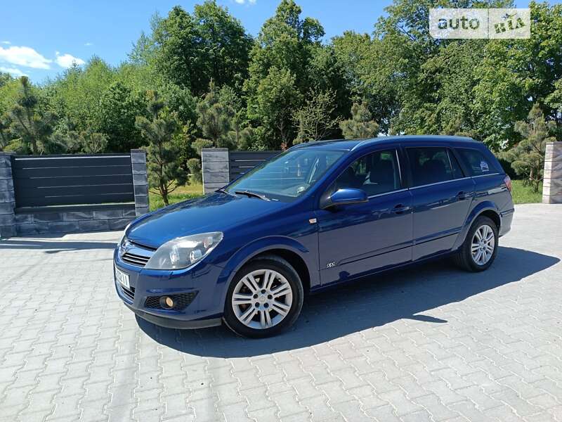 Універсал Opel Astra 2009 в Львові