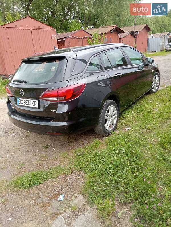 Універсал Opel Astra 2016 в Львові