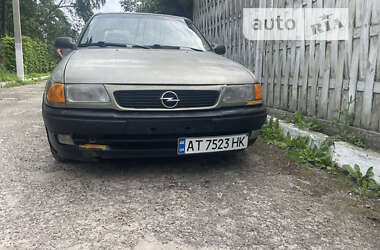 Седан Opel Astra 1995 в Николаеве