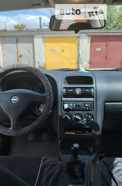 Седан Opel Astra 2005 в Львове