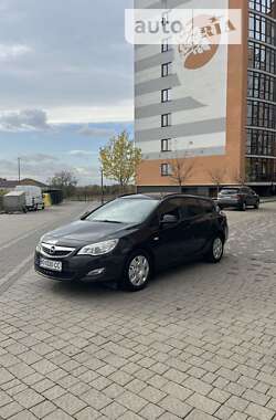 Универсал Opel Astra 2012 в Бучаче