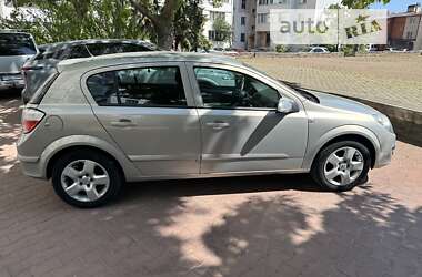 Хэтчбек Opel Astra 2005 в Одессе