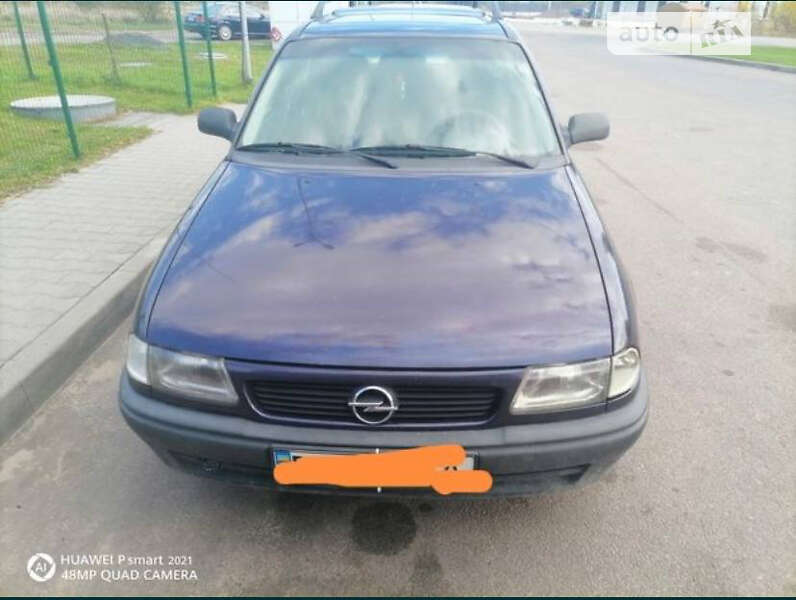 Універсал Opel Astra 1995 в Жовкві