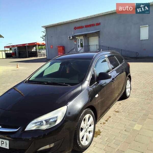 Универсал Opel Astra 2011 в Городке