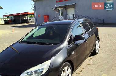 Универсал Opel Astra 2011 в Городке