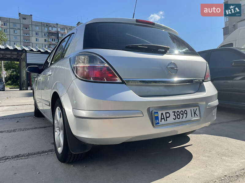 Хэтчбек Opel Astra 2007 в Киеве