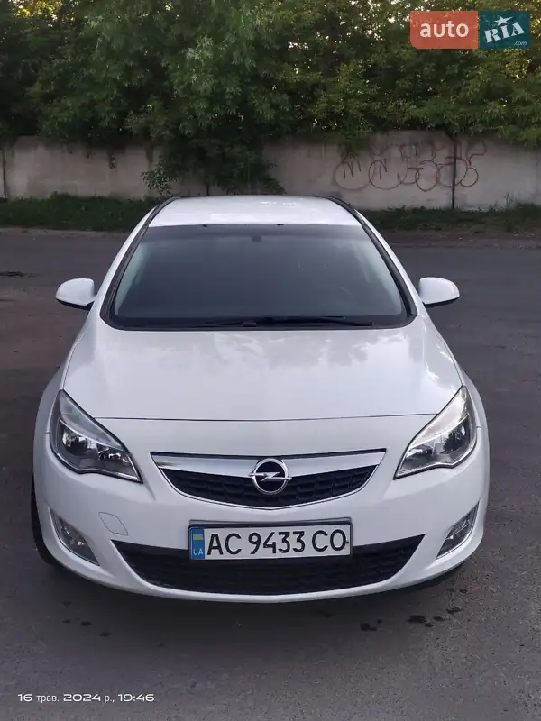 Opel Astra 2011