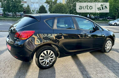 Хэтчбек Opel Astra 2011 в Ивано-Франковске