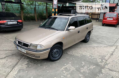 Универсал Opel Astra 1998 в Стрые