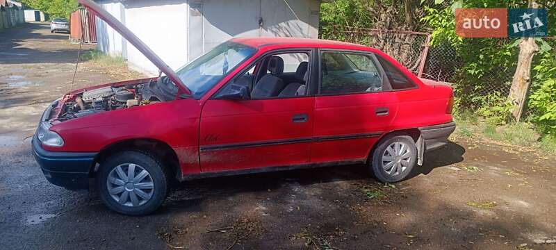 Седан Opel Astra 1994 в Ивано-Франковске