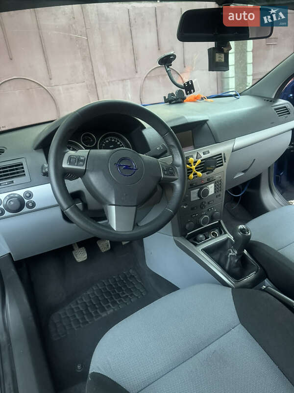 Хэтчбек Opel Astra 2006 в Харькове