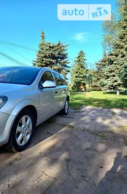 Универсал Opel Astra 2011 в Днепре