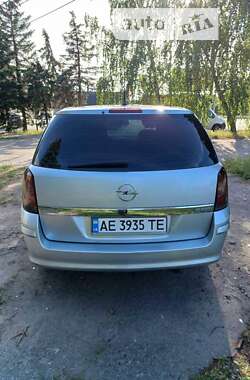 Универсал Opel Astra 2011 в Днепре