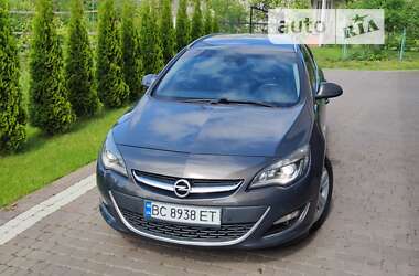 Універсал Opel Astra 2013 в Дрогобичі