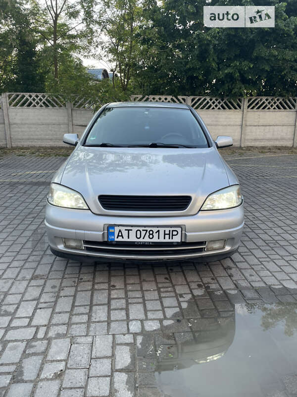 Хэтчбек Opel Astra 2000 в Калуше