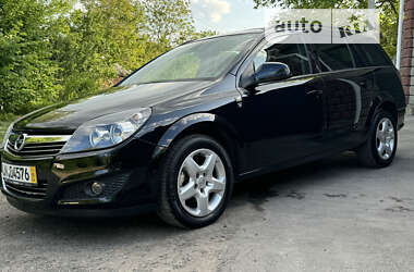 Універсал Opel Astra 2010 в Вінниці