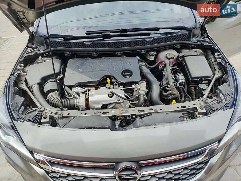 Універсал Opel Astra 2017 в Рокитному