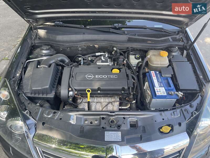 Універсал Opel Astra 2009 в Луцьку