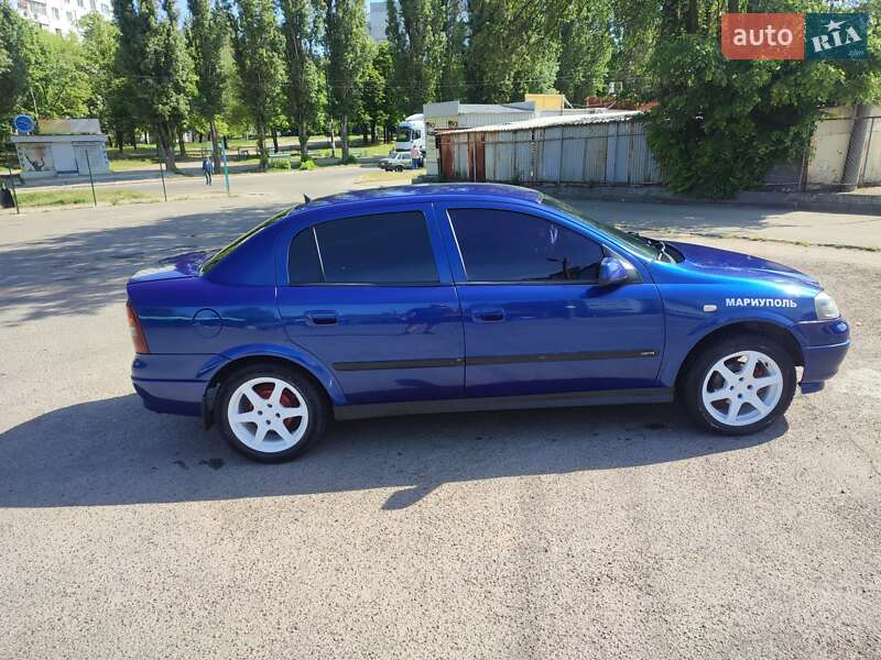 Седан Opel Astra 2004 в Запорожье