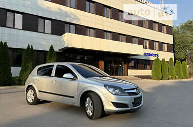 Хетчбек Opel Astra 2012 в Дніпрі