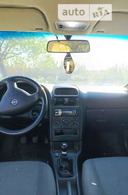 Седан Opel Astra 2006 в Благовещенском