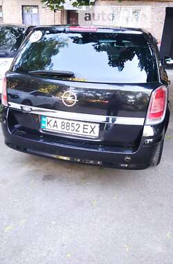 Універсал Opel Astra 2010 в 