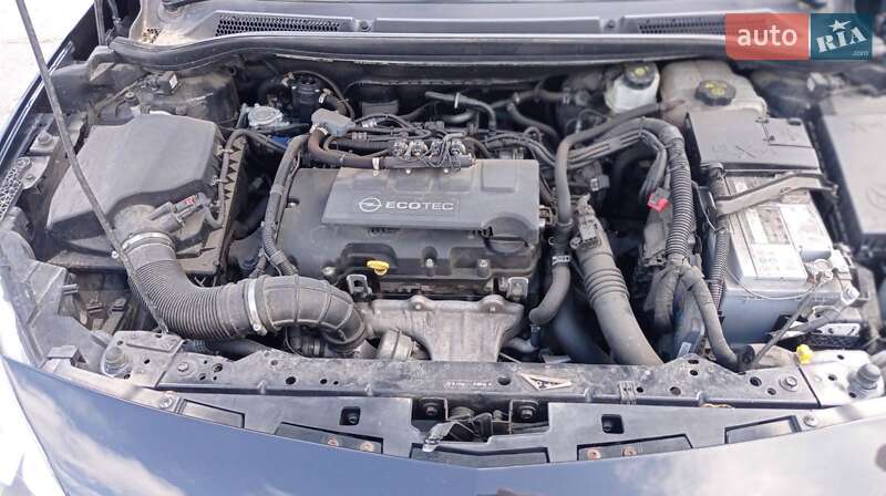 Хэтчбек Opel Astra 2013 в Киеве