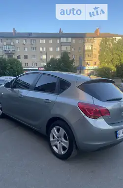 Opel Astra 2011