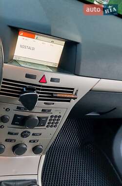 Универсал Opel Astra 2007 в 
