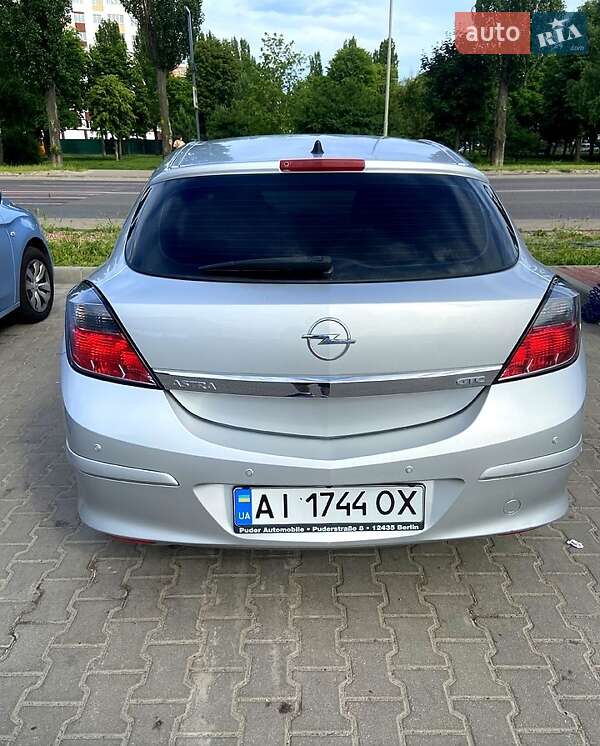 Купе Opel Astra 2005 в Киеве